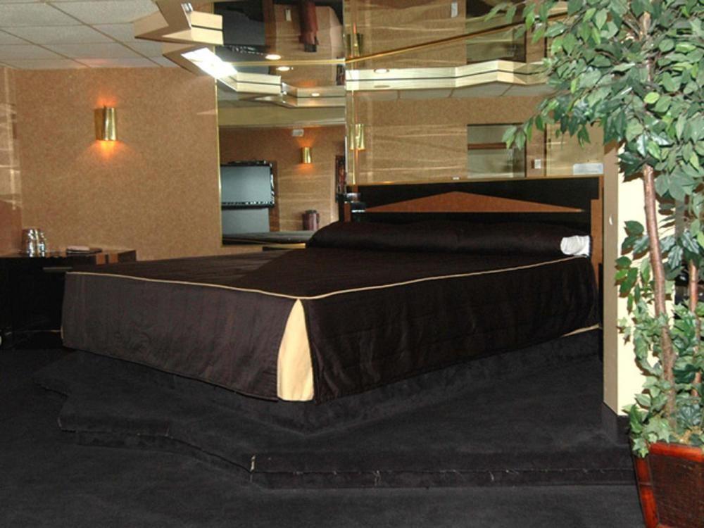 Motel Labarre Longueuil Zewnętrze zdjęcie