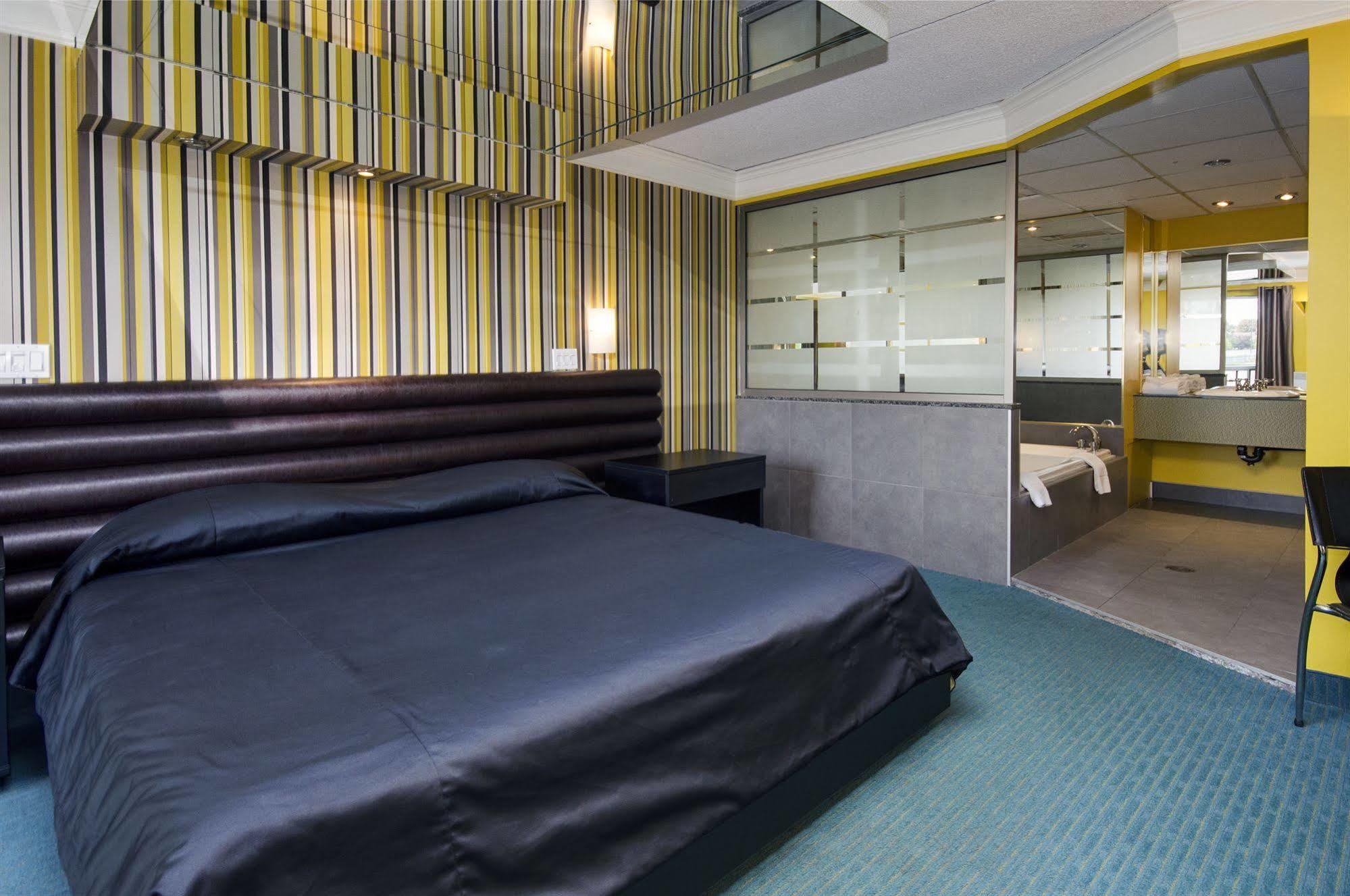 Motel Labarre Longueuil Zewnętrze zdjęcie