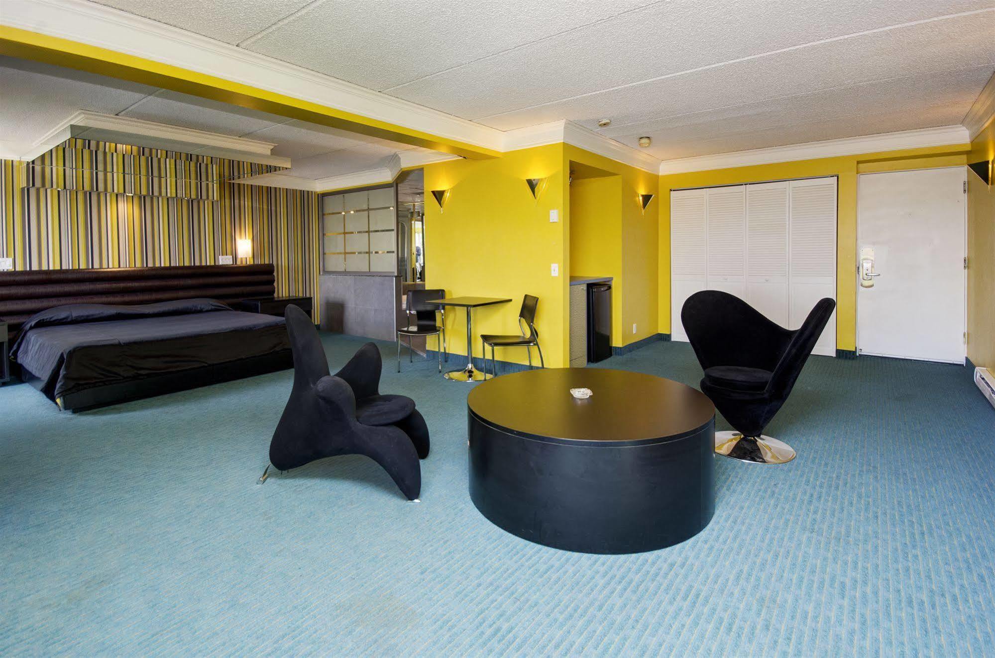 Motel Labarre Longueuil Zewnętrze zdjęcie