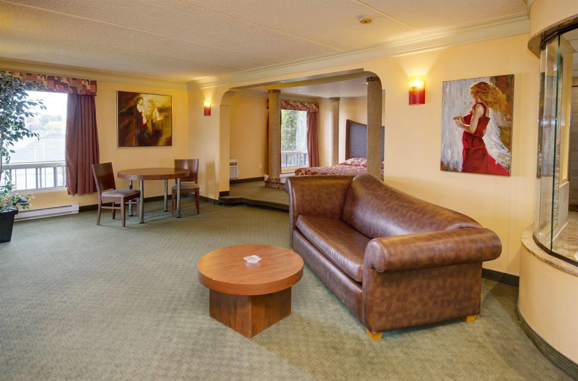 Motel Labarre Longueuil Zewnętrze zdjęcie