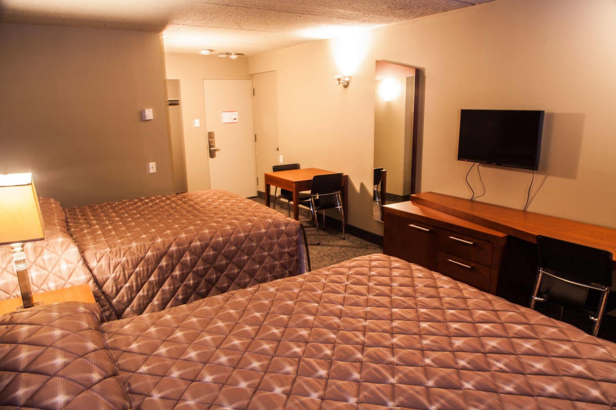 Motel Labarre Longueuil Zewnętrze zdjęcie