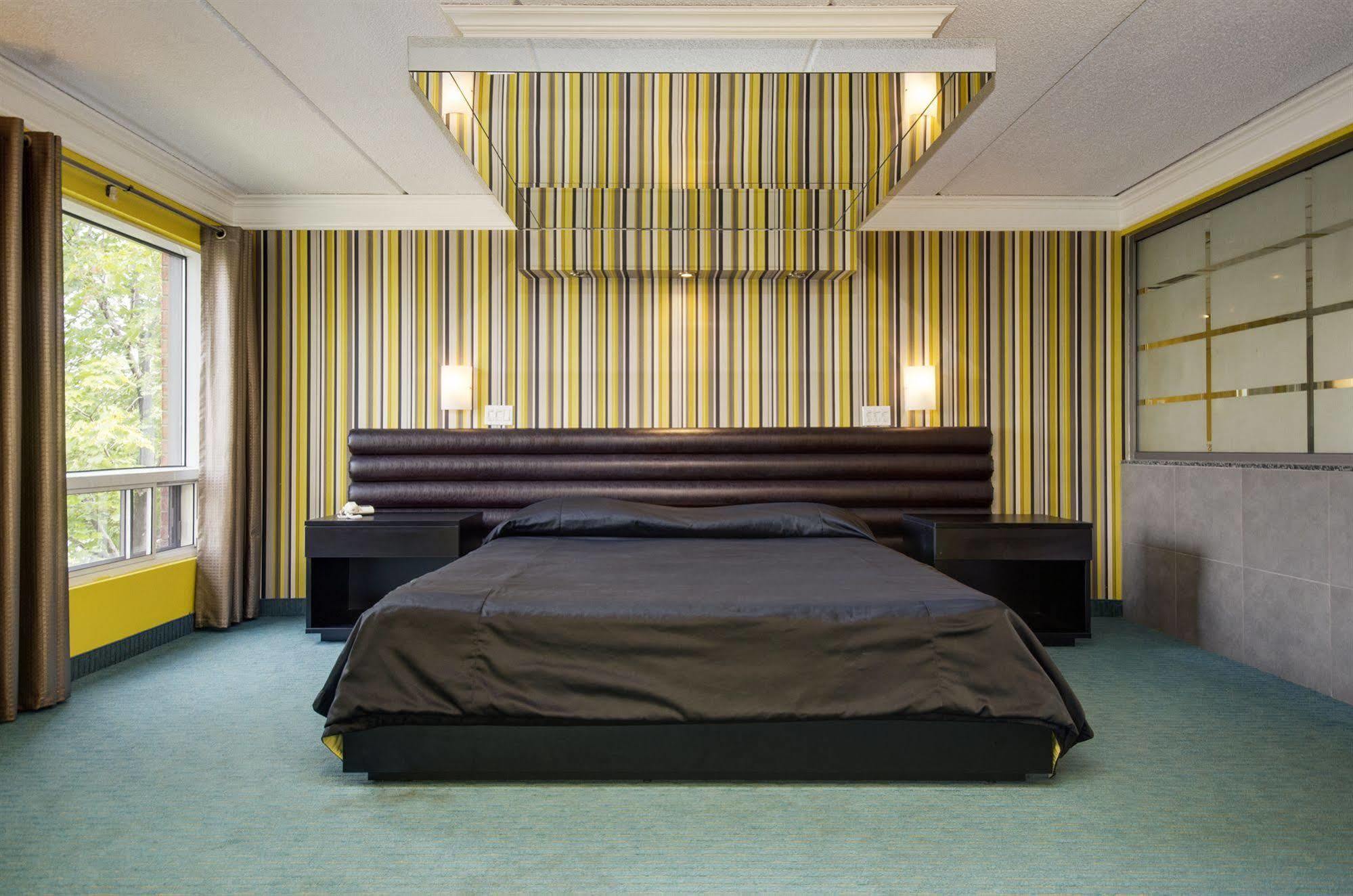 Motel Labarre Longueuil Zewnętrze zdjęcie