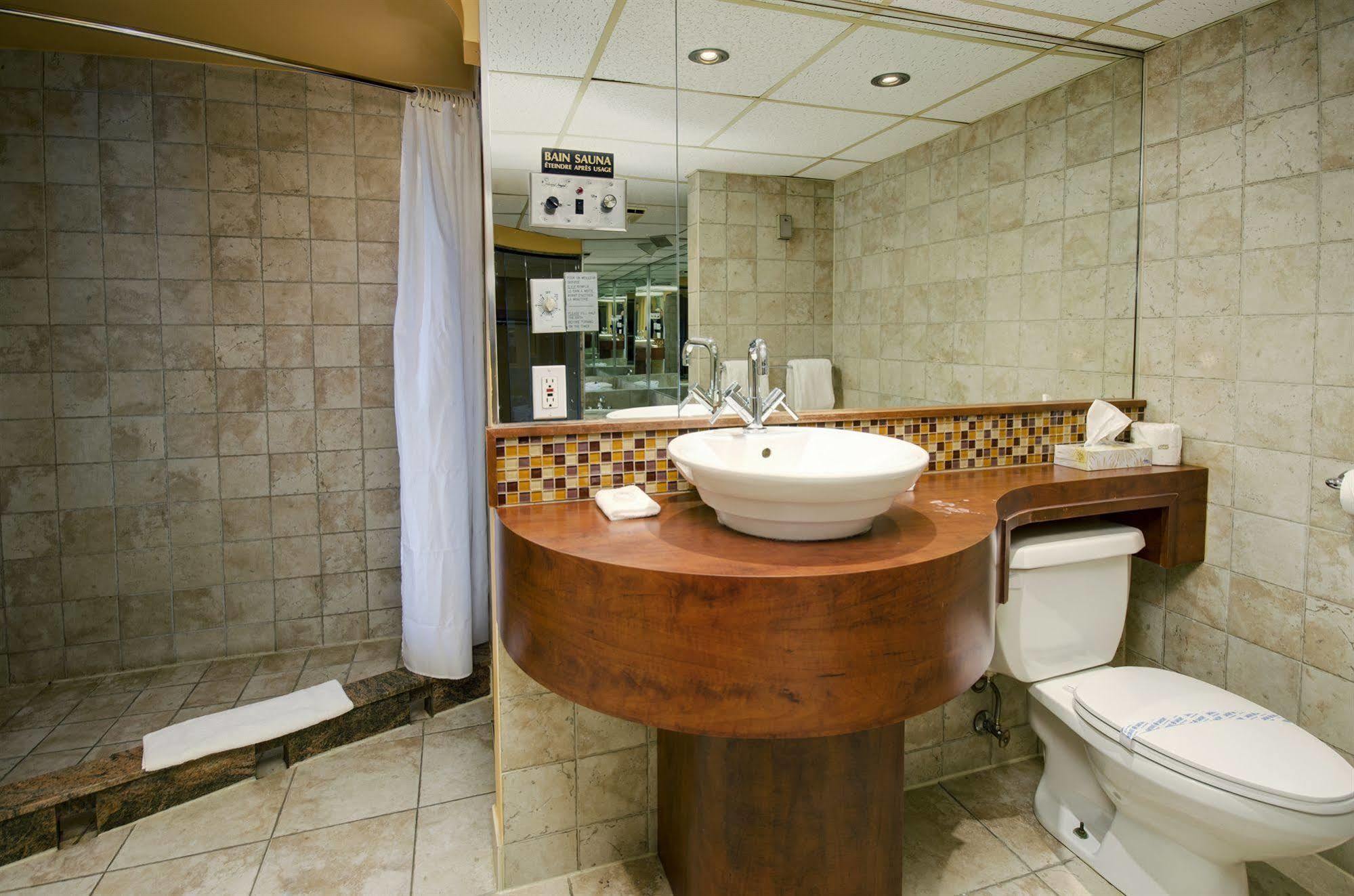 Motel Labarre Longueuil Zewnętrze zdjęcie