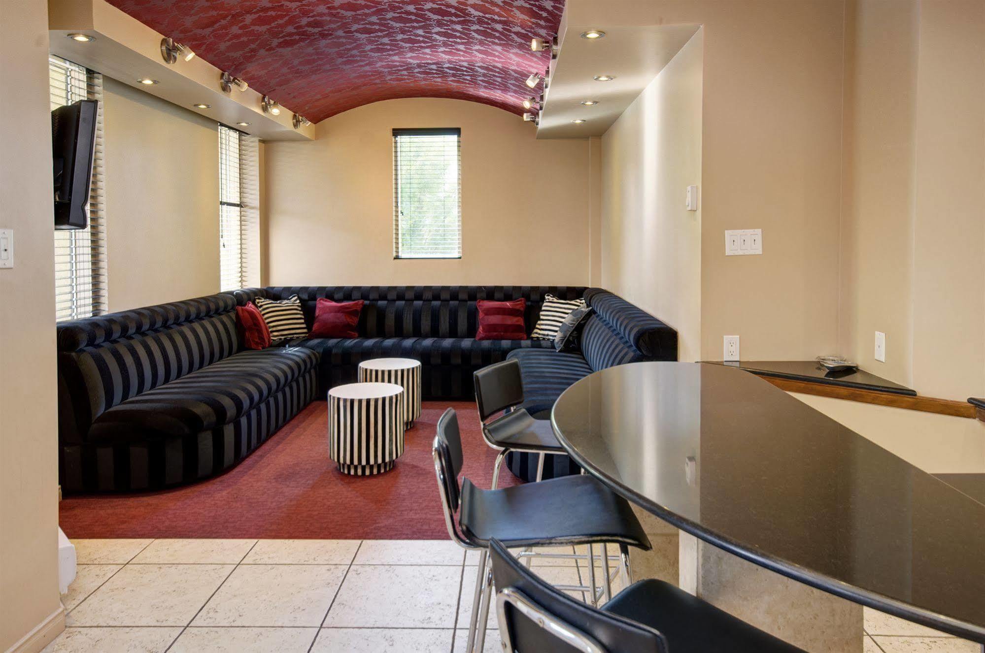 Motel Labarre Longueuil Zewnętrze zdjęcie