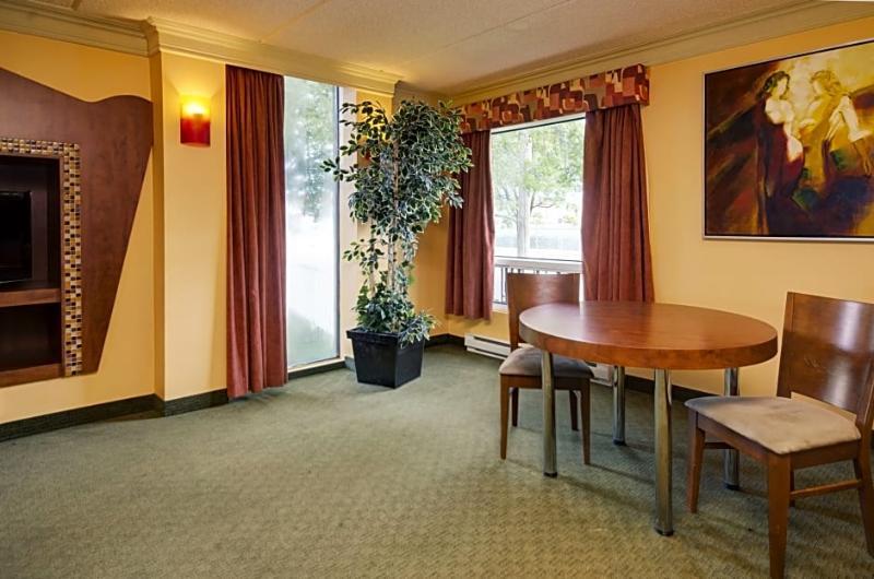 Motel Labarre Longueuil Zewnętrze zdjęcie
