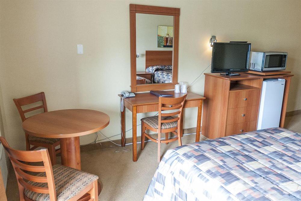 Motel Labarre Longueuil Zewnętrze zdjęcie